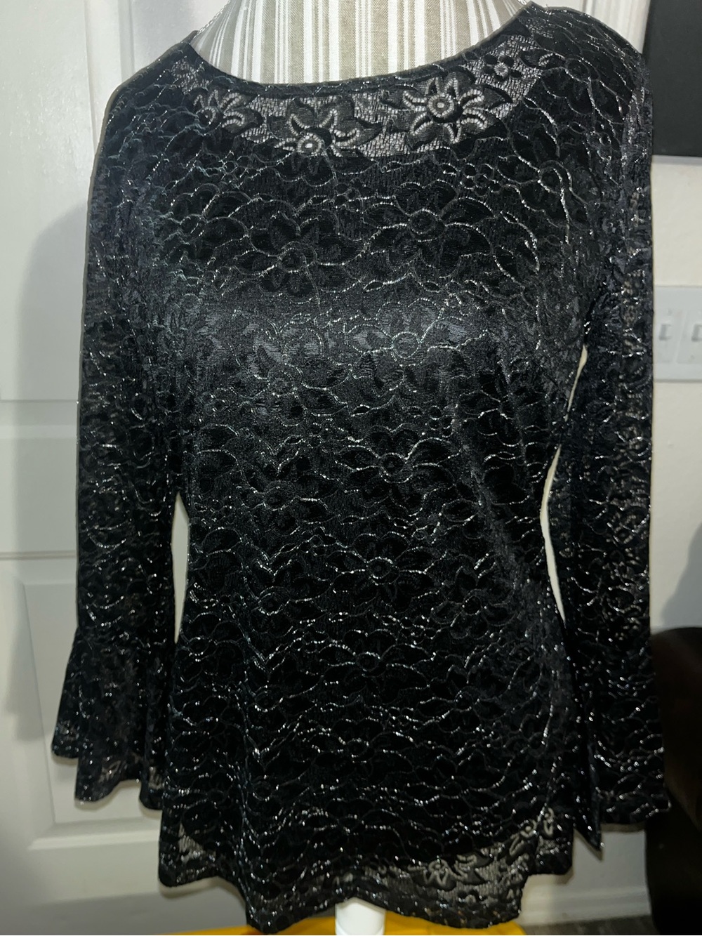 Isaac Mizrahi Black Floral Lace Long-Sleeve Top